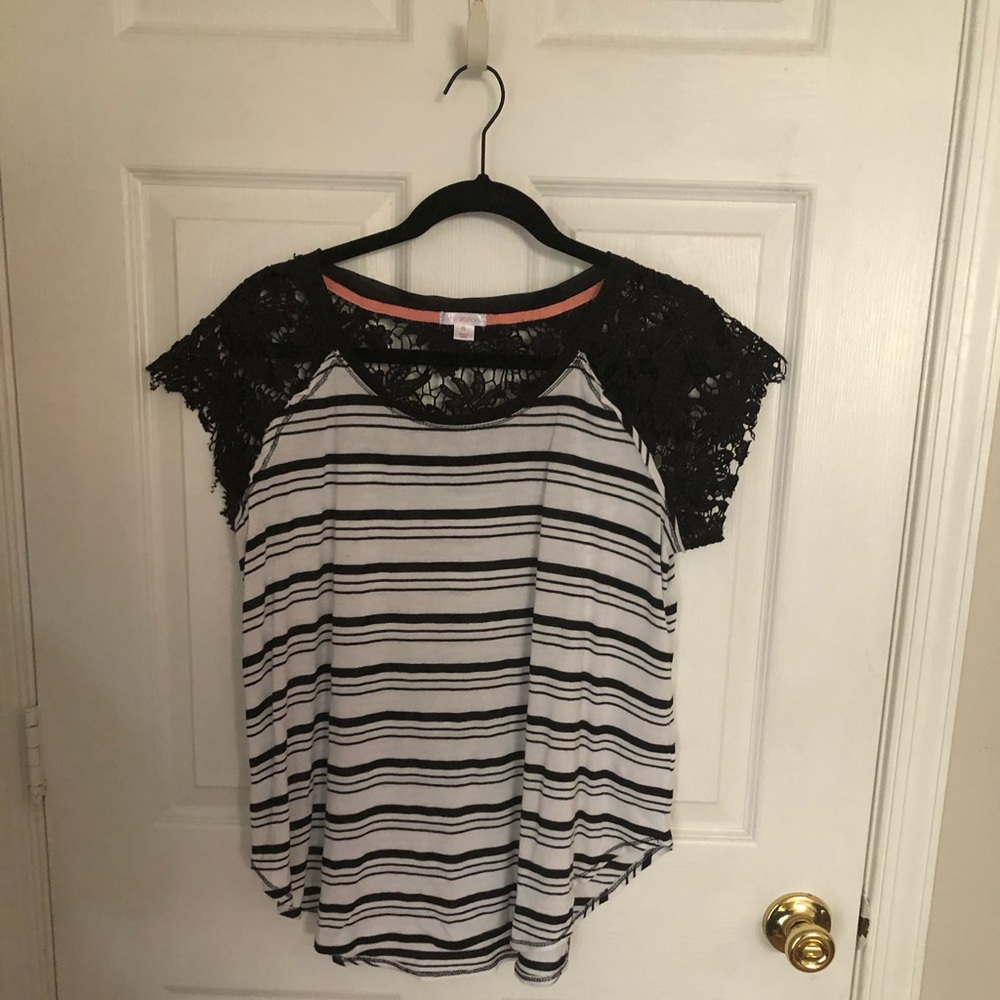 2/$14 ❤️ Xhilaration Striped and Lace Short Sleeve Top Sz XL